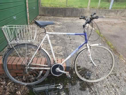 Photo of free 26" wheel gents bike, 18-23 frame (Woodhouse Eaves LE12) #1