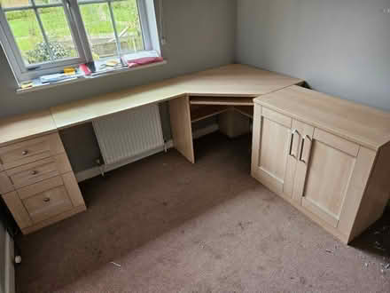 Photo of free Corner desk (St Nicholas SG1) #1