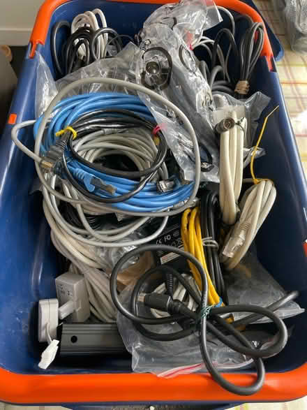 Photo of free Random cables etc (Farncombe GU7) #1