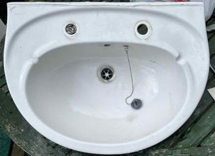 Photo of free Fordham Bathroom sink & pedestal (SW11) #2