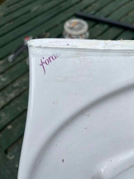 Photo of free Fordham Bathroom sink & pedestal (SW11) #4