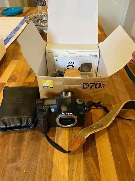 Photo of free Nikon D70S Camera Body (Lansdown) #1