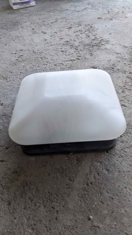 Photo of free Seilling light (Jane/Majormac) #1