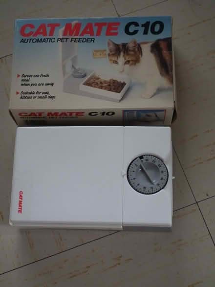 Photo of free Automatic cat feeder (Lower Earley RG6) #1