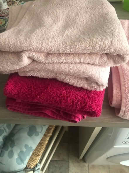 Photo of free 1bath towel 4 hand towel (UB5) #1