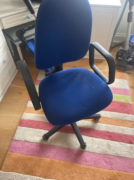 Photo of free 2x office chairs (Stanmore, HA7) #1