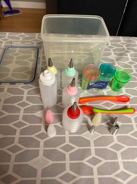 Photo of free icing/ kitchen equipment (HA2) #1