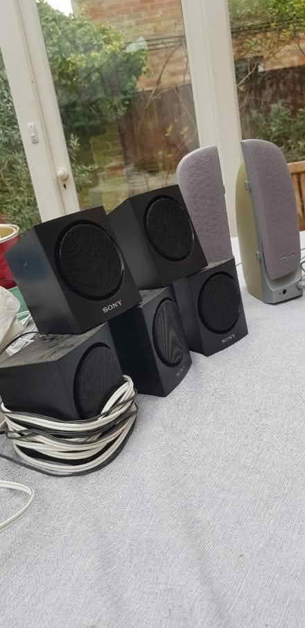 Photo of free Bag of small speakers (HP10 penn) #1