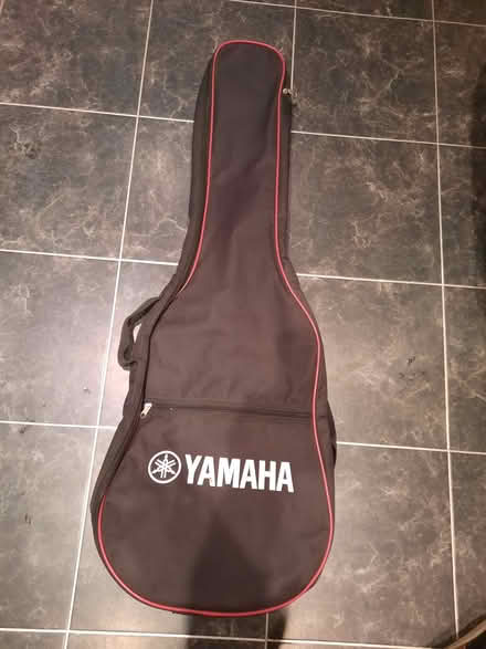 Photo of free Guitar gig bag (Ashtead KT21) #1