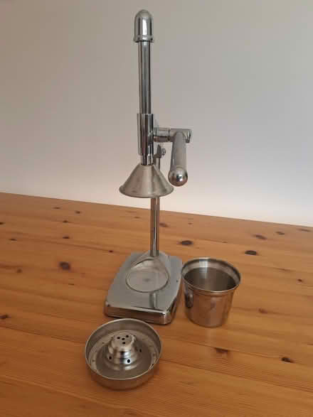 Photo of free Manual juicer (Old Coulsdon CR5) #3
