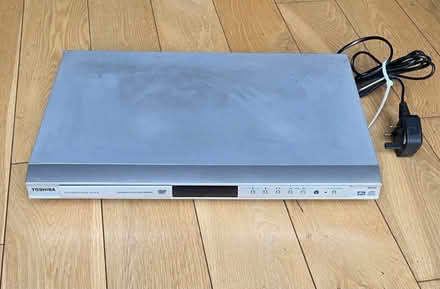 Photo of free DVD Player (no remote) (Quinton B32) #1