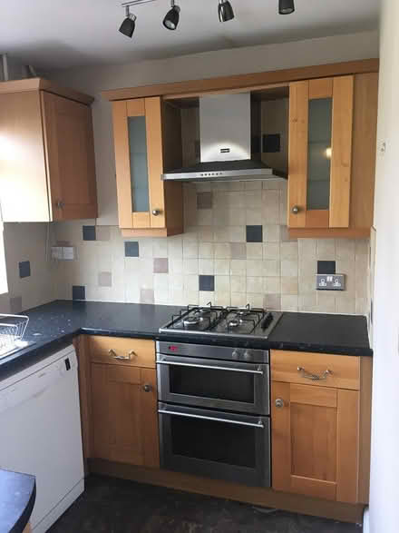 Photo of free Kitchen cupboard doors+hinges (Berrylands KT5) #2