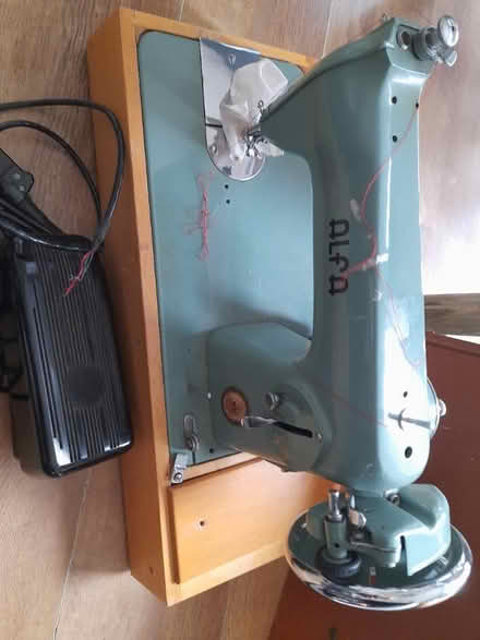 Photo of free Sewing machine (Tipton DY4) #2