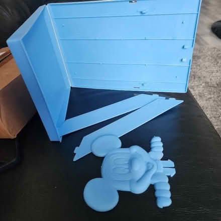 Photo of free Childs small bookcase (E8) #1