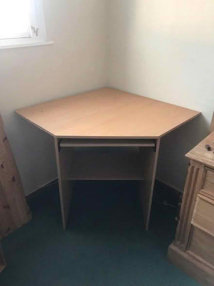 Photo of free Corner desk (Winchester Road TW1) #1