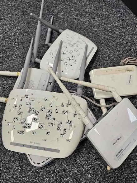 Photo of free Old wireless Access Points (AP's) and routers (West Howe BH11) #1