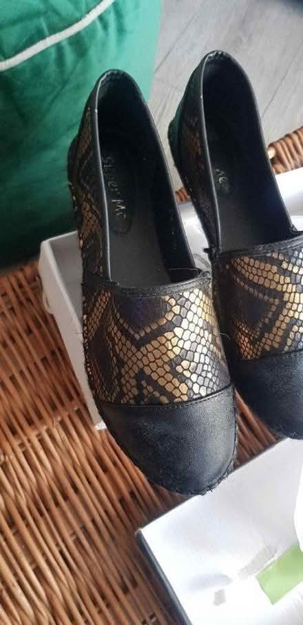 Photo of free black and gold shoe size 7 (Dukinfield) #2