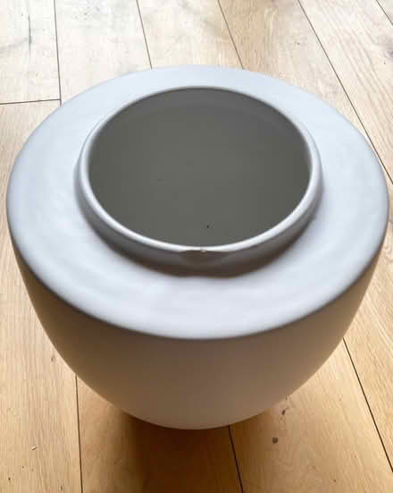 Photo of free Vases (Quinton B32) #3