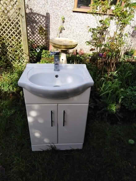 Photo of free Sink unit and cupboard (Highfield WN3) #1