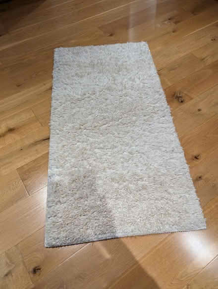 Photo of free Cream rug (Walton on the hill) #1
