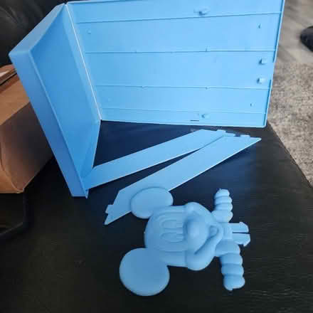 Photo of free Childs small bookcase (E8) #2