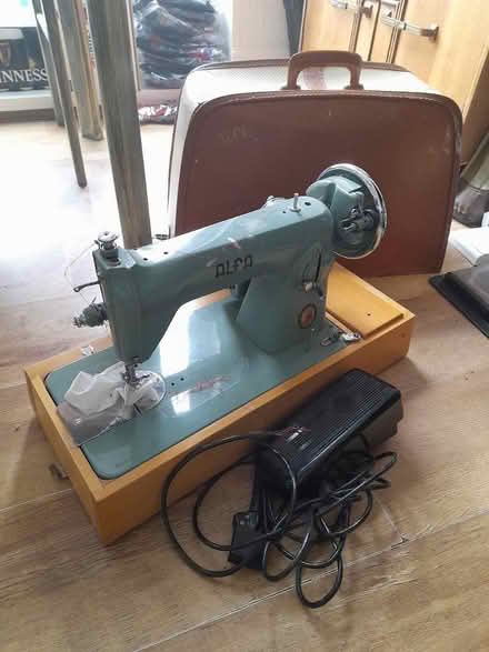 Photo of free Sewing machine (Tipton DY4) #1