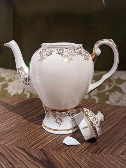 Photo of free Bone China Teapot with broken lid (Weston Park) #1