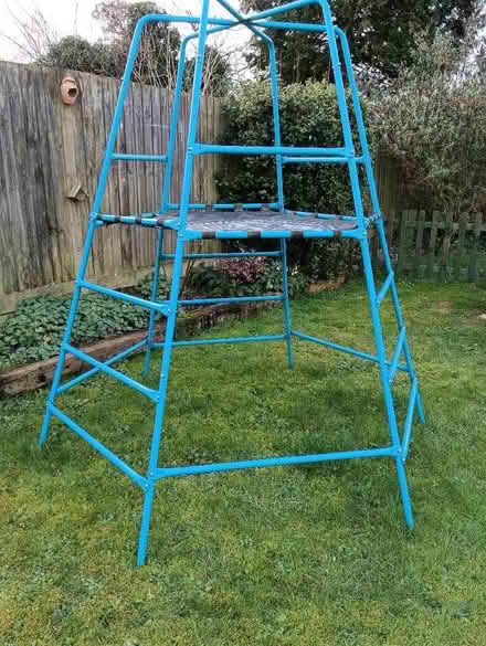 Photo of free TP Climbing Frame (Hatch Warren RG22) #2