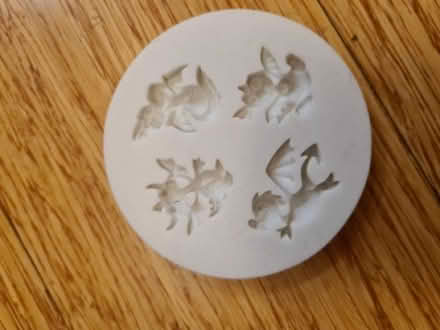 Photo of free dragon mould for chocolate or fondant (Gleneagles area, Wboro NN8) #1