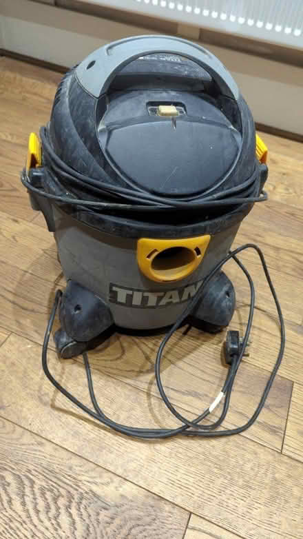 Photo of free Titan Vacuum Cleaner - No Hose (Purley CR8) #1