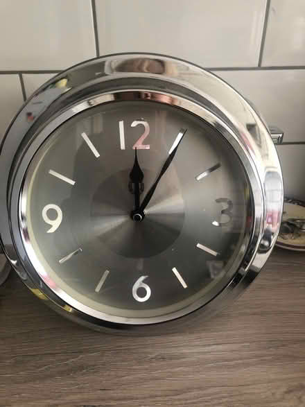 Photo of free Silver battery click (UB5) #3