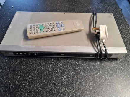 Photo of free TV and DVD (Warden Hill GL51) #2