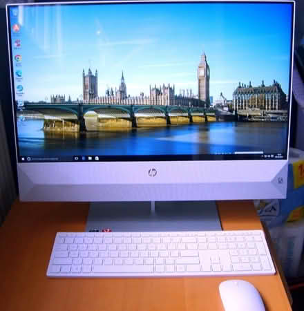 Photo of free HP All-in-One Desktop PC (Billericay CM11) #1