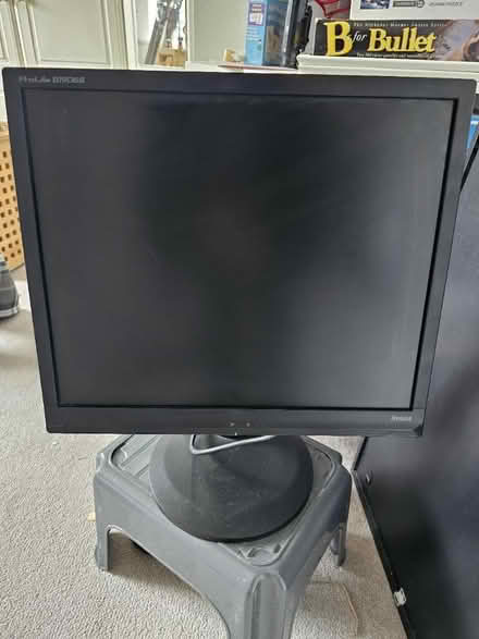 Photo of free Computer Monitor 19 inch (DA7 Barnehurst) #1