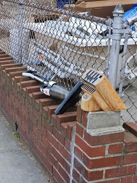 Photo of free Yard Alert/Curb Alert (Sunnyside 48th Street) #3