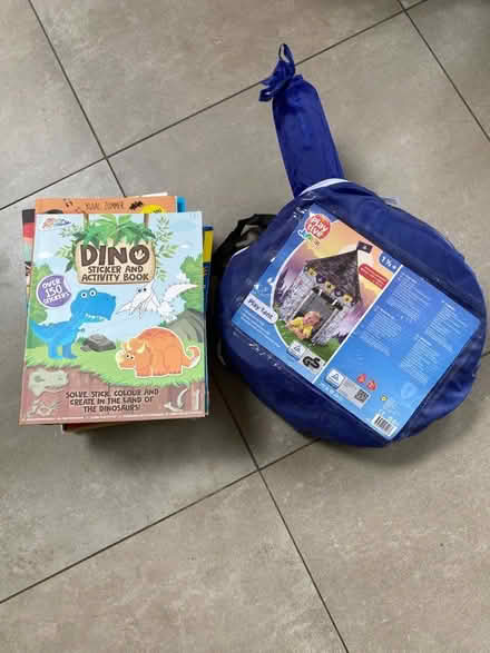 Photo of free Pop up play tent & sticker books (W4 Chiswick) #1