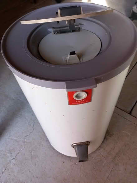 Photo of free Creda Debonair spin dryer (Builth Wells) #1