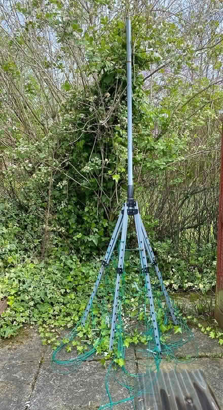 Photo of free Outside clothes airer (West Ewell Epsom KT19) #1