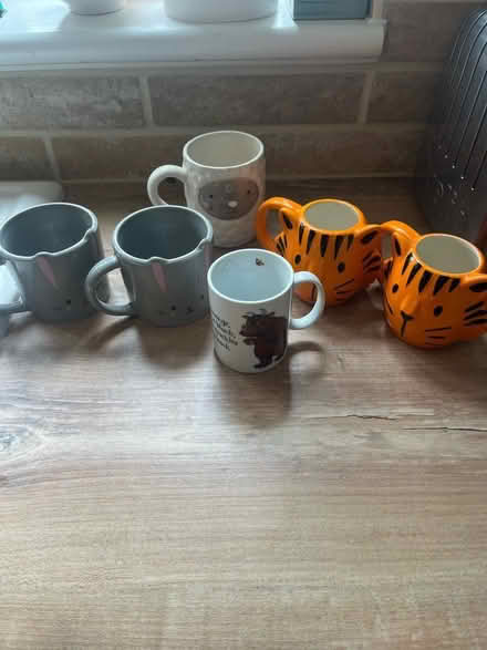Photo of free Children’s mugs (Wickford SS11) #1