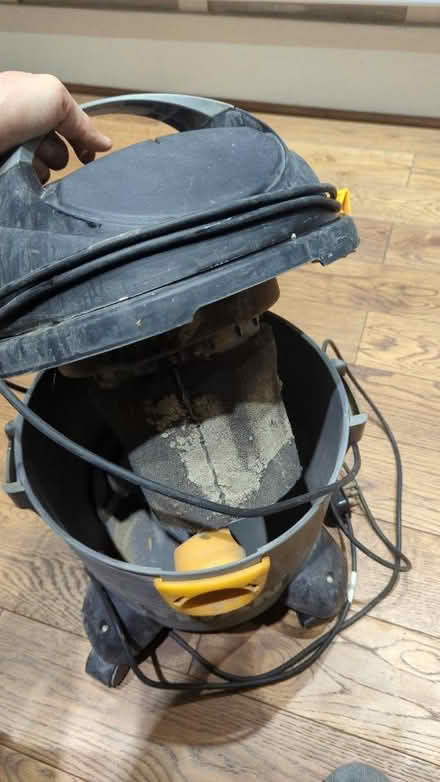 Photo of free Titan Vacuum Cleaner - No Hose (Purley CR8) #2