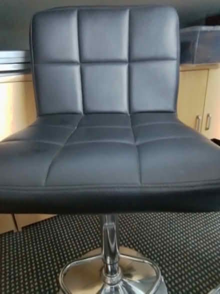 Photo of free Bar stool (Hollingworth via Hyde) #1
