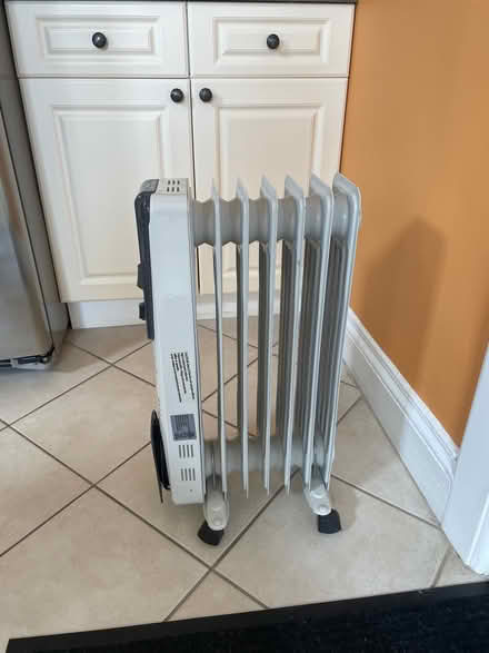 Photo of free Oil-filled radiator NEEDS REPAIR (Dobbs Ferry NY) #2