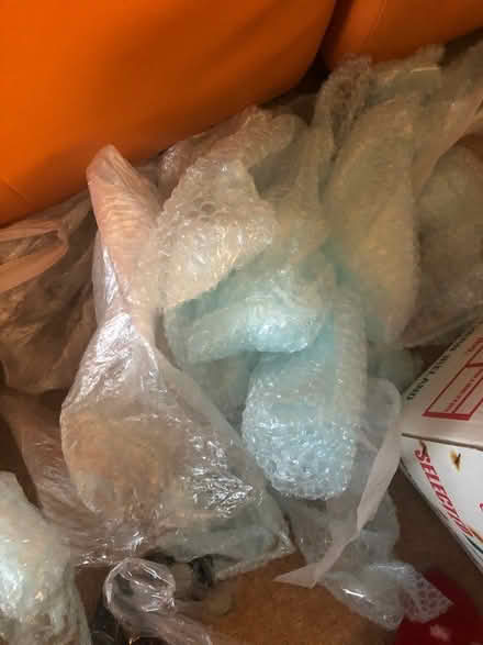 Photo of free Packaging Chips and Bubble Wrap (BS23) #2