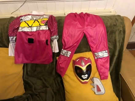 Photo of free Age 5-6 pink Power Ranger outfit (Stenalees PL26) #1