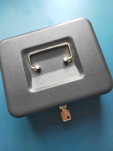 Photo of free Petty cash tin (Stakes lodge, waterlooville) #1