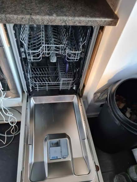 Photo of free Slimine Beko dishwasher (Canary Wharf) #1