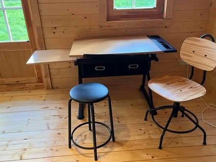 Photo of free Art table and chair (Wokingham RG40) #1