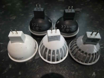 Photo of free MR16/GU5.3 warm white LED bulbs (Grange CH48) #1