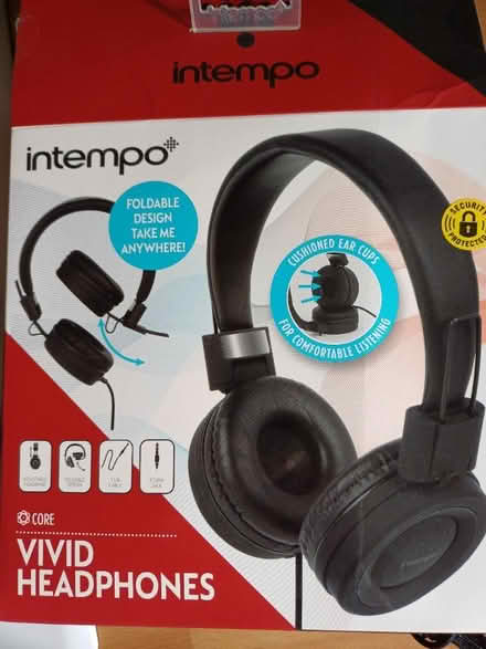 Photo of free Compact, foldable headphones (Pitreavie Castle, KY11) #1