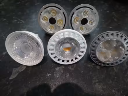 Photo of free MR16/GU5.3 warm white LED bulbs (Grange CH48) #3